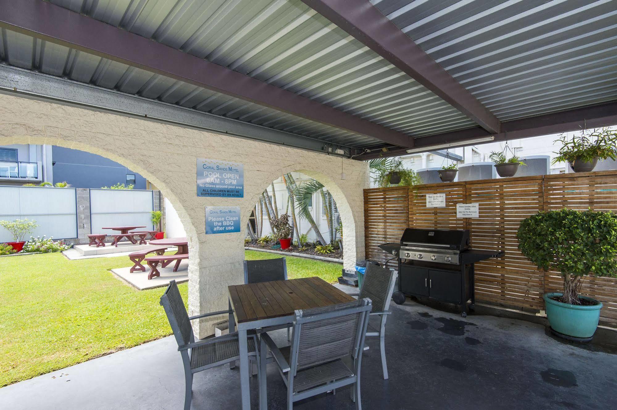 Coral Sands Motel Mackay Extérieur photo